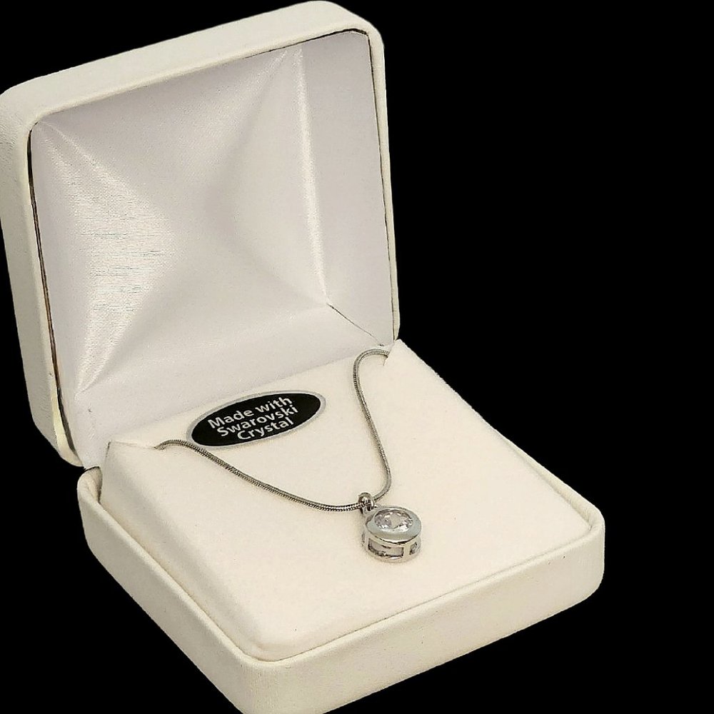 Swarovski crystal Pendant Necklace